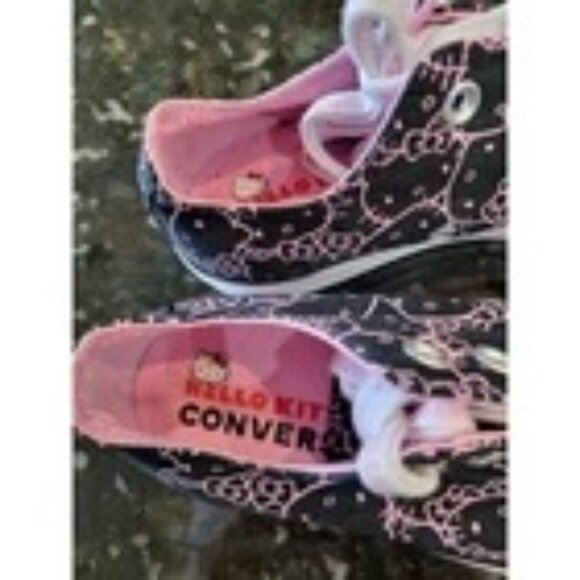 Limited edition Converse Hello Kitty Chuck Taylor Hello Kitty Platform Sneaker. - Picture 4 of 4